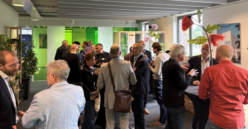 xDay atmosphere picture with people at the event